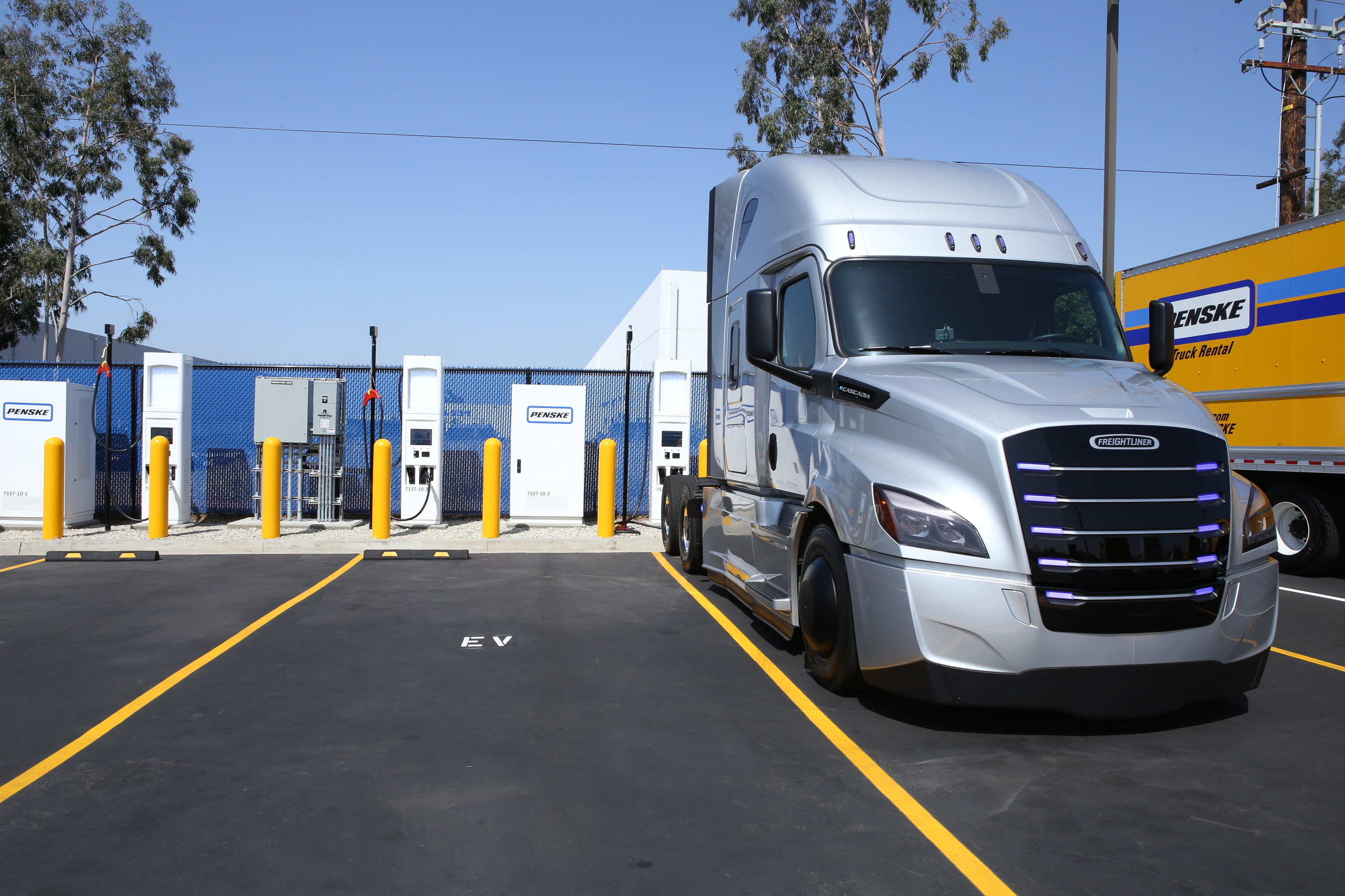 Penske Truck Leasing La Mirada California 1